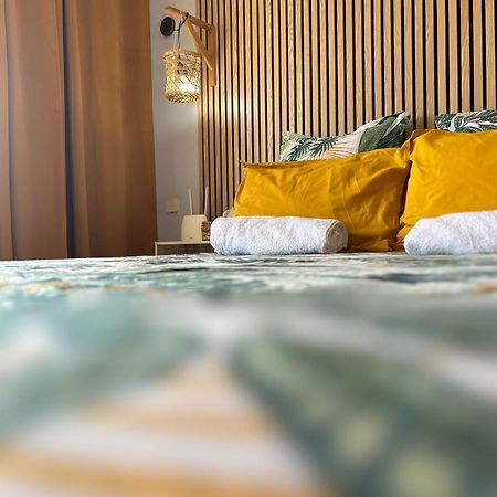 Charmant Studio A La Residence De La Baie De Tartane Ла-Трините Экстерьер фото