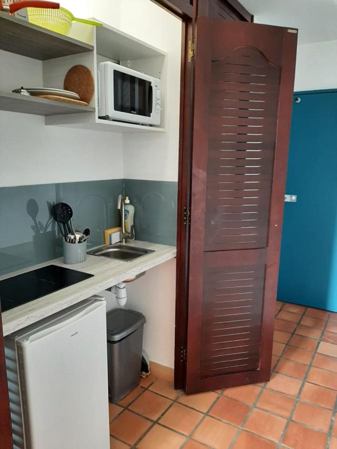 Charmant Studio A La Residence De La Baie De Tartane Ла-Трините Экстерьер фото