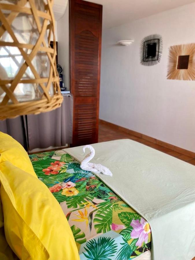 Charmant Studio A La Residence De La Baie De Tartane Ла-Трините Экстерьер фото